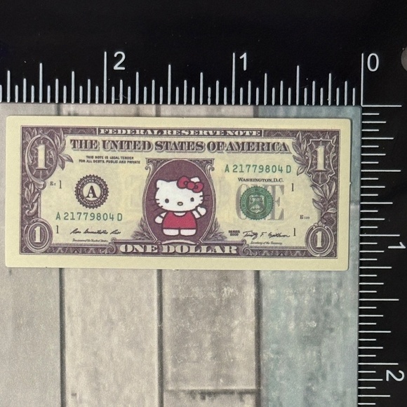 ๐10/$10๐ Sanrio Banknote Reusable Waterproof Vinyl Sticker Decal - Picture 1 of 1